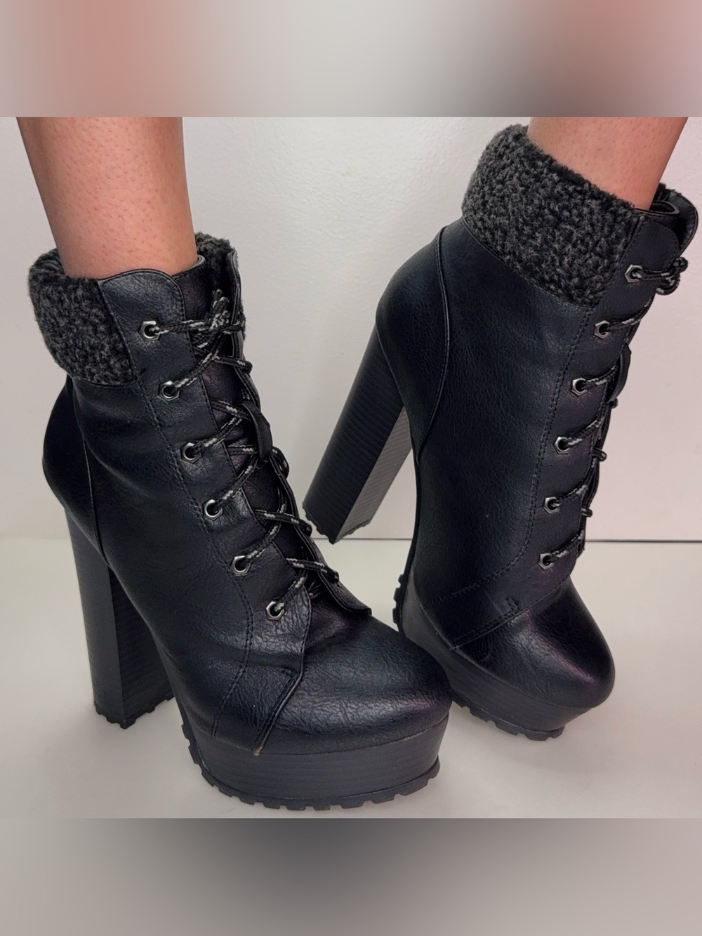 Like New ShoeDazzle Maysi Bootie